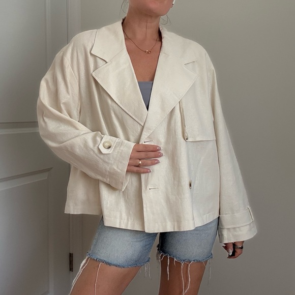 Women's Cream Double-Breasted Lightweight Jacket - Picture 2 of 12